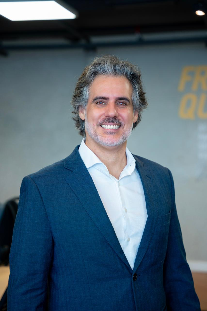 Lucio Trindade apresentando a metodologia